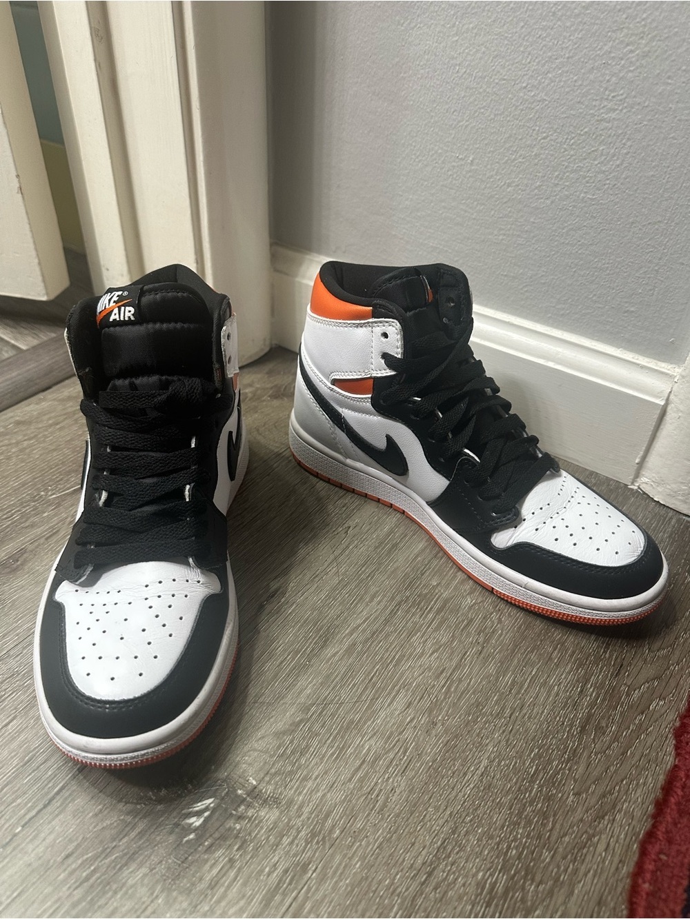 Nike Air Jordan 1 Retro High Electro Orange CLEAN OG White Black 575441-180 Sz5Y